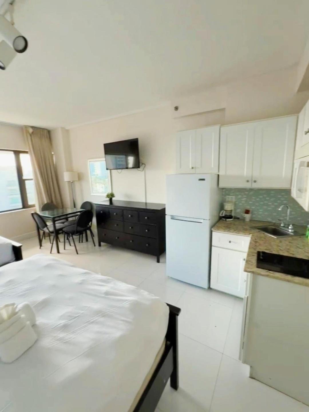 Oceanfront Studio Miami Beach