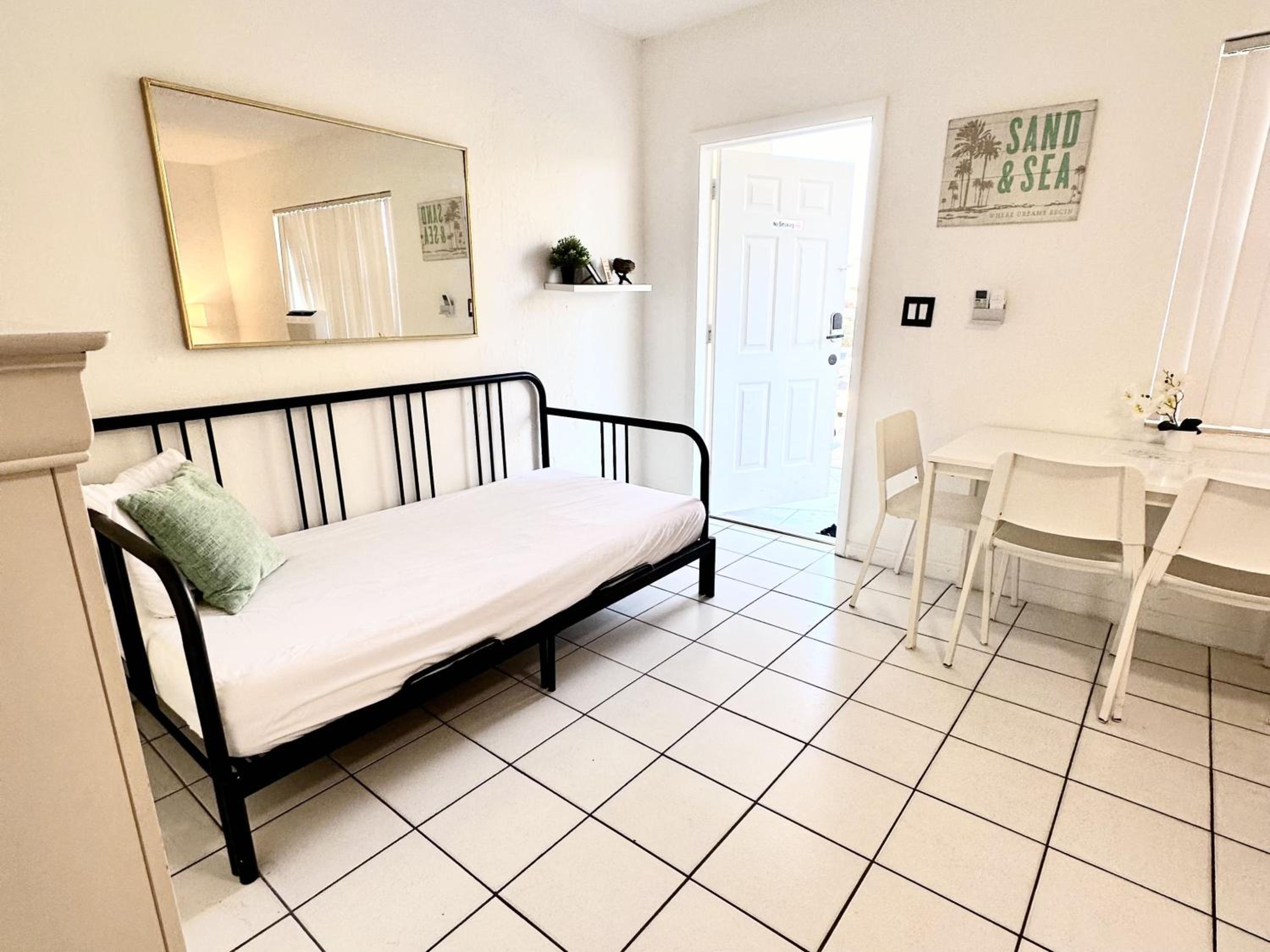 Southwinds Inn by The Gold Nests