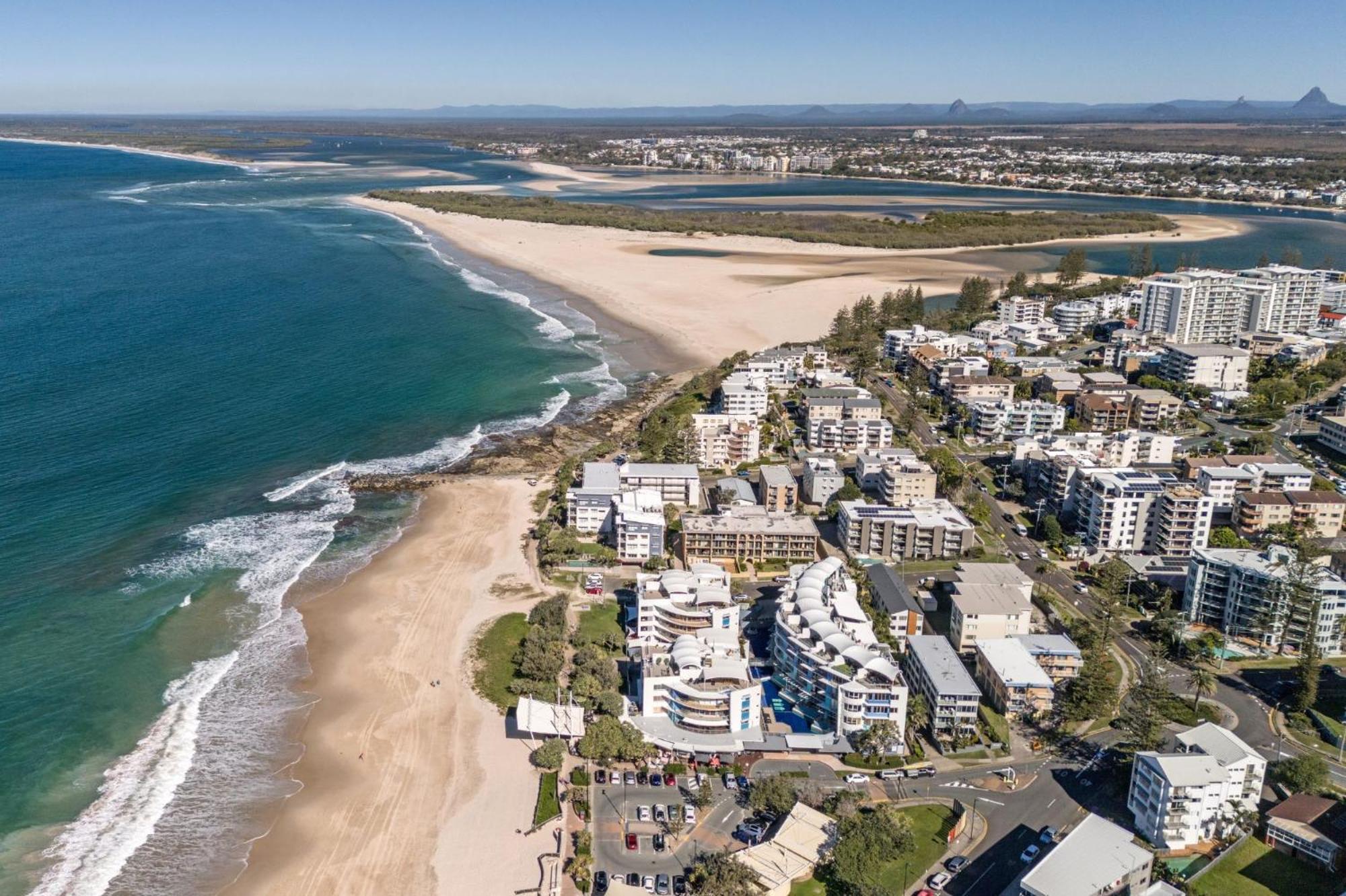Rolling Surf Resort - Image 2