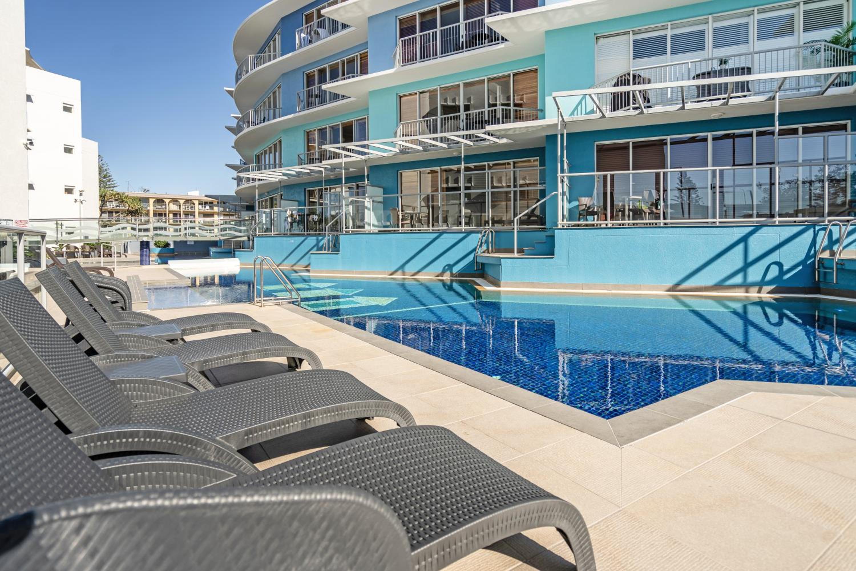 Rolling Surf Resort - Image 5