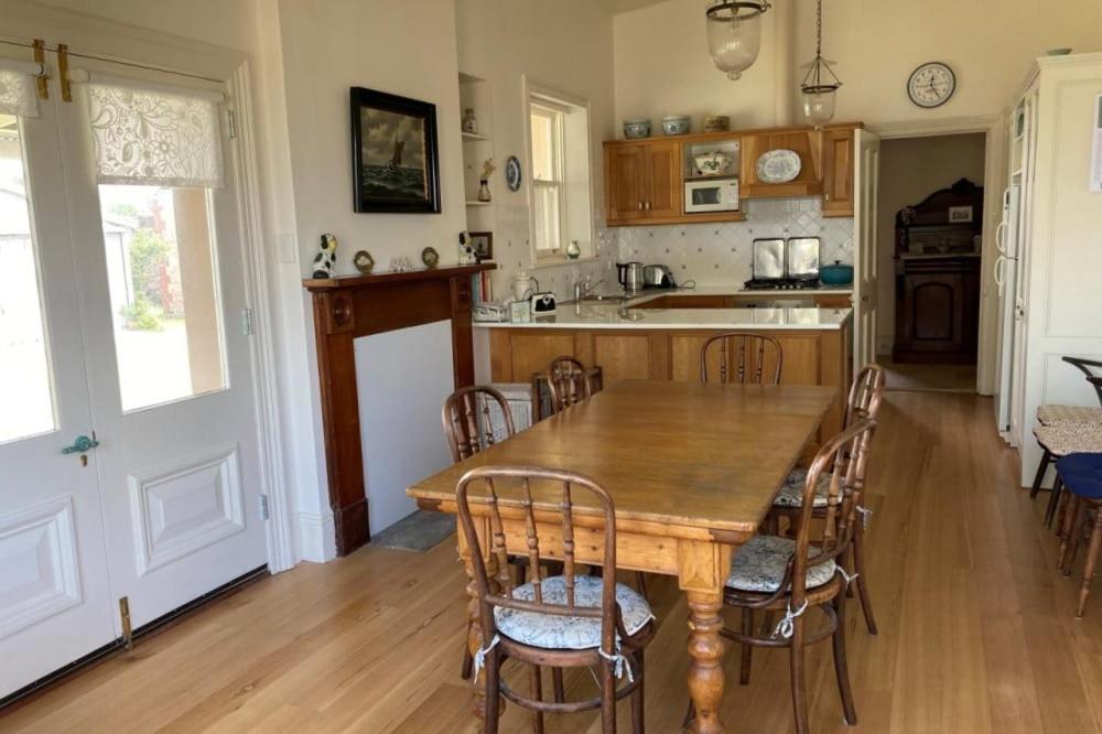 Halcyon 11 The Strand Port Elliot - WIFI - Pet Friendly - No Linen Included