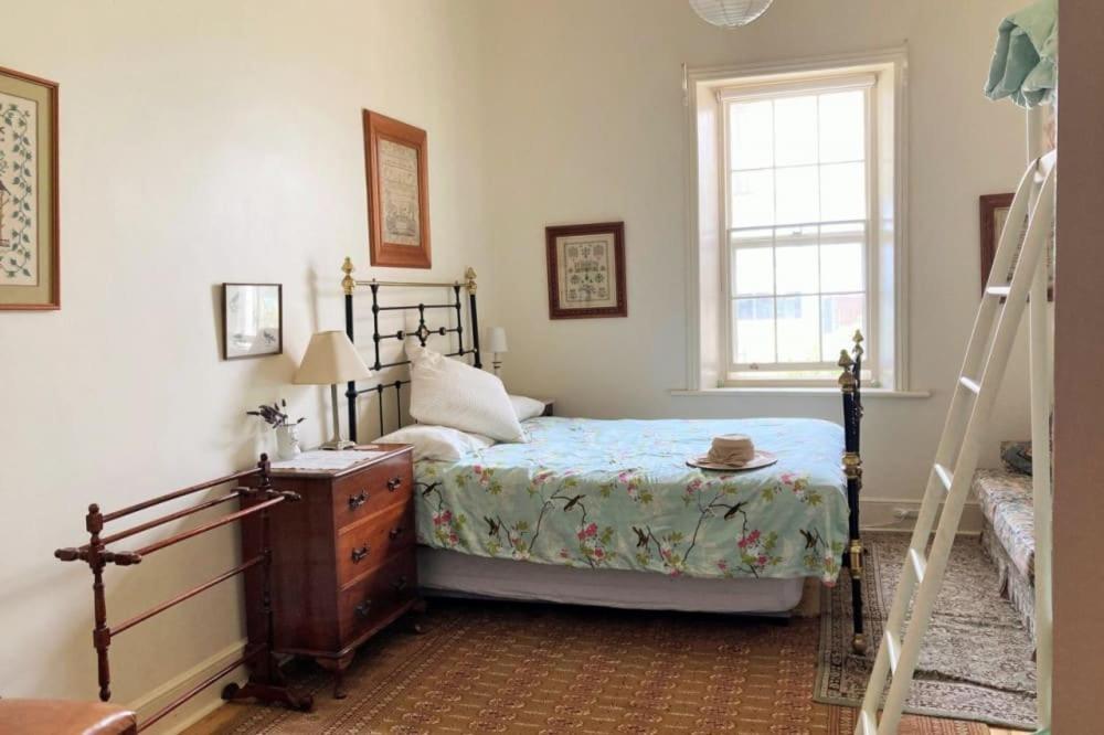 Halcyon 11 The Strand Port Elliot - WIFI - Pet Friendly - No Linen Included