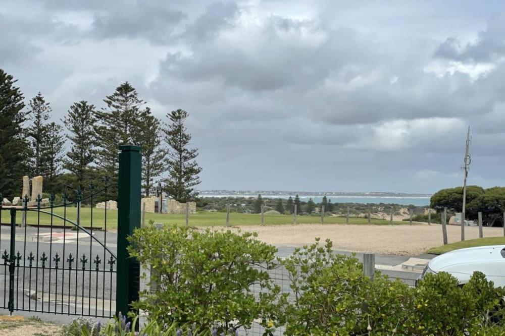 Halcyon 11 The Strand Port Elliot - WIFI - Pet Friendly - No Linen Included
