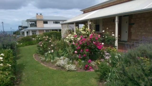 Halcyon 11 The Strand Port Elliot - WIFI - Pet Friendly - No Linen Included