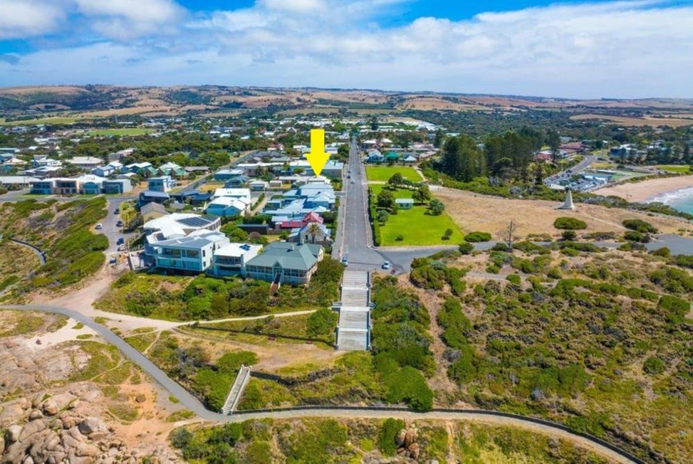 Halcyon 11 The Strand Port Elliot - WIFI - Pet Friendly - No Linen Included