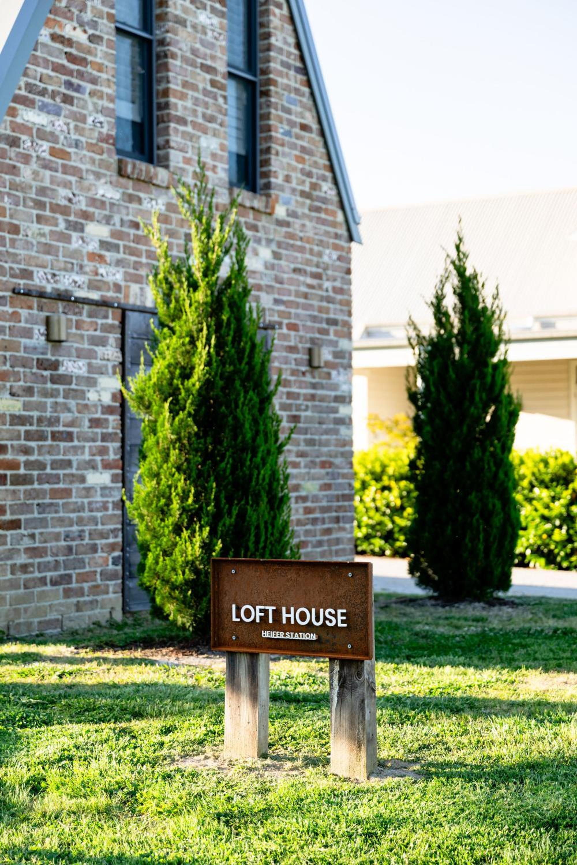 Loft House - On Heifer Station Vineyard
