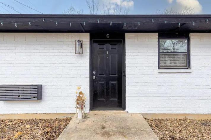 Charming 2BR in Central Lawton - Near Fort Sill view 2