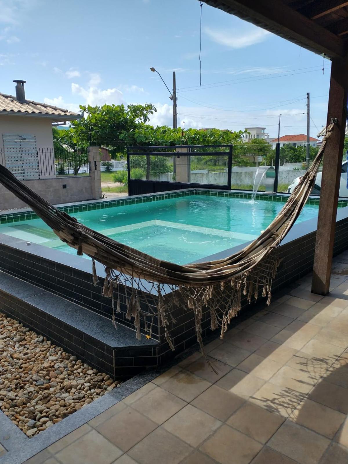 Casa Com Piscina na Pinheira