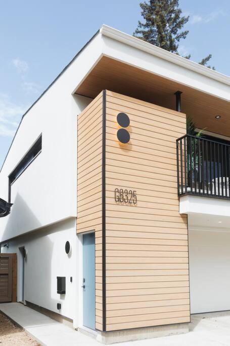 Casa Bramble Luxury 2Bed Suite near UofA Hospital
