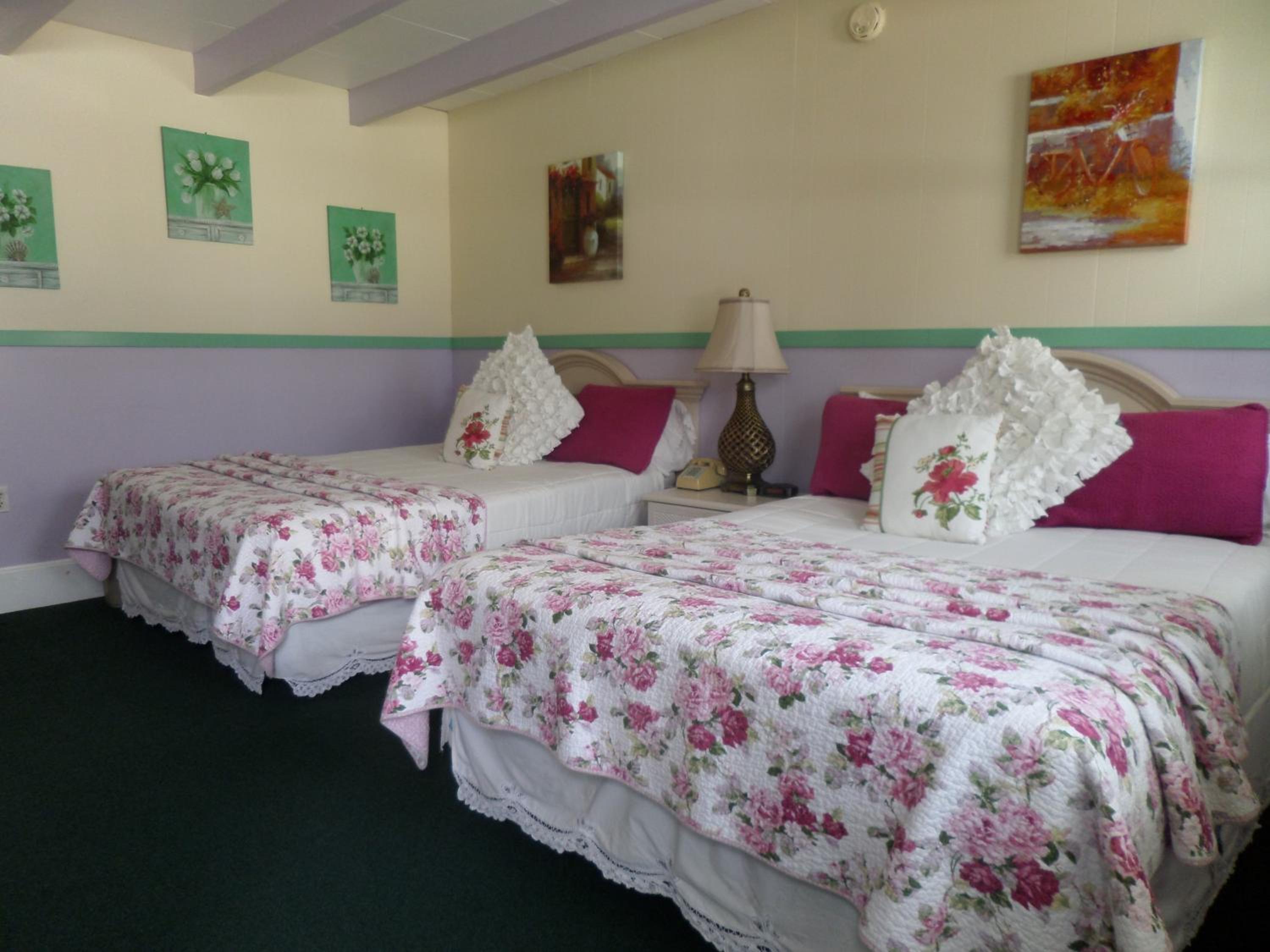 Claddagh Motel & Suites