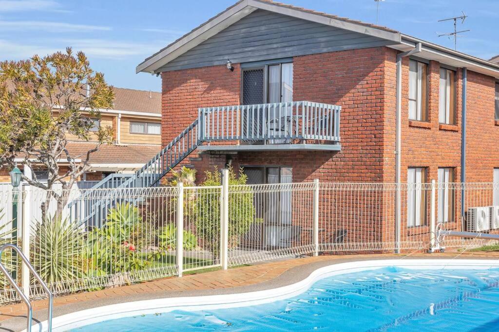 Harbour Lights - townside with a pool