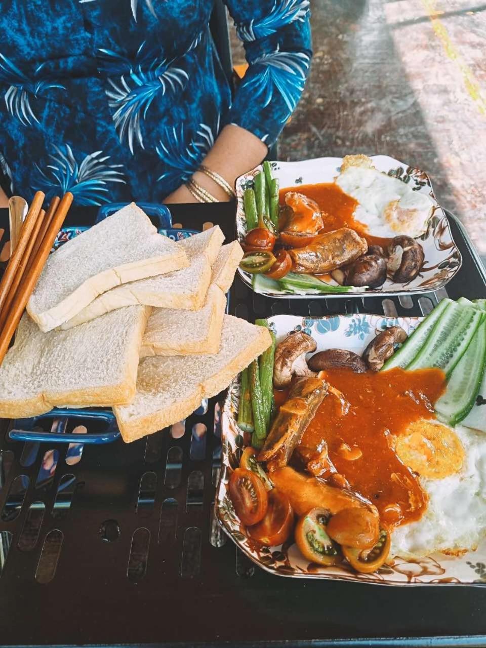 The Local Homestay Cồn Sơn