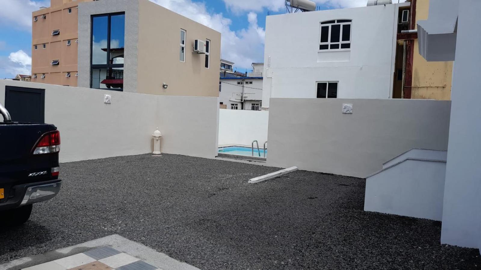 Appartement avec piscine à pomponette view 5