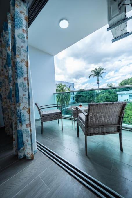 Stylish Apt with Pool & Balcony, 4 Min to Beach - RC7 view 4
