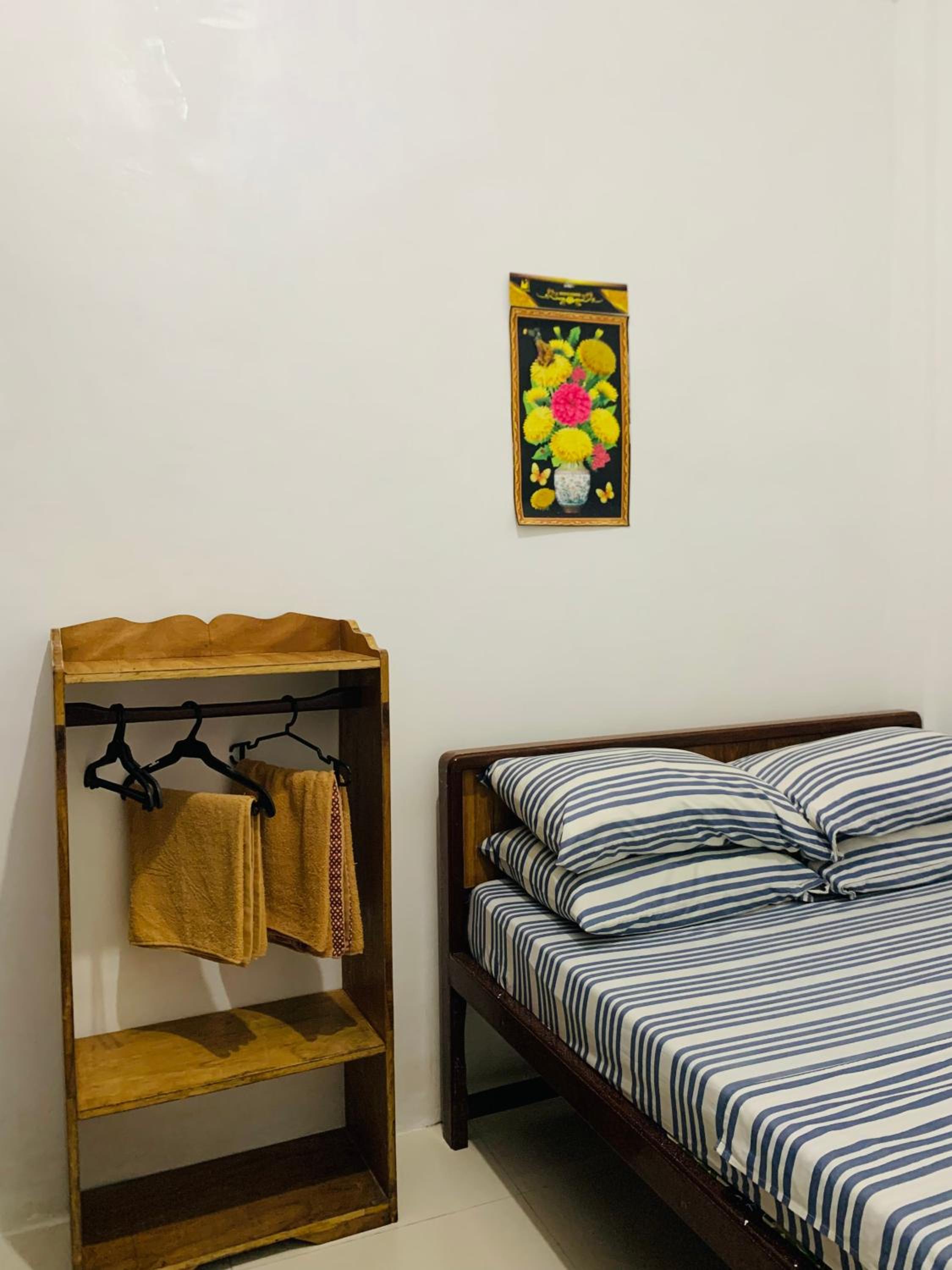 Queen's Room Rental 2 view 4