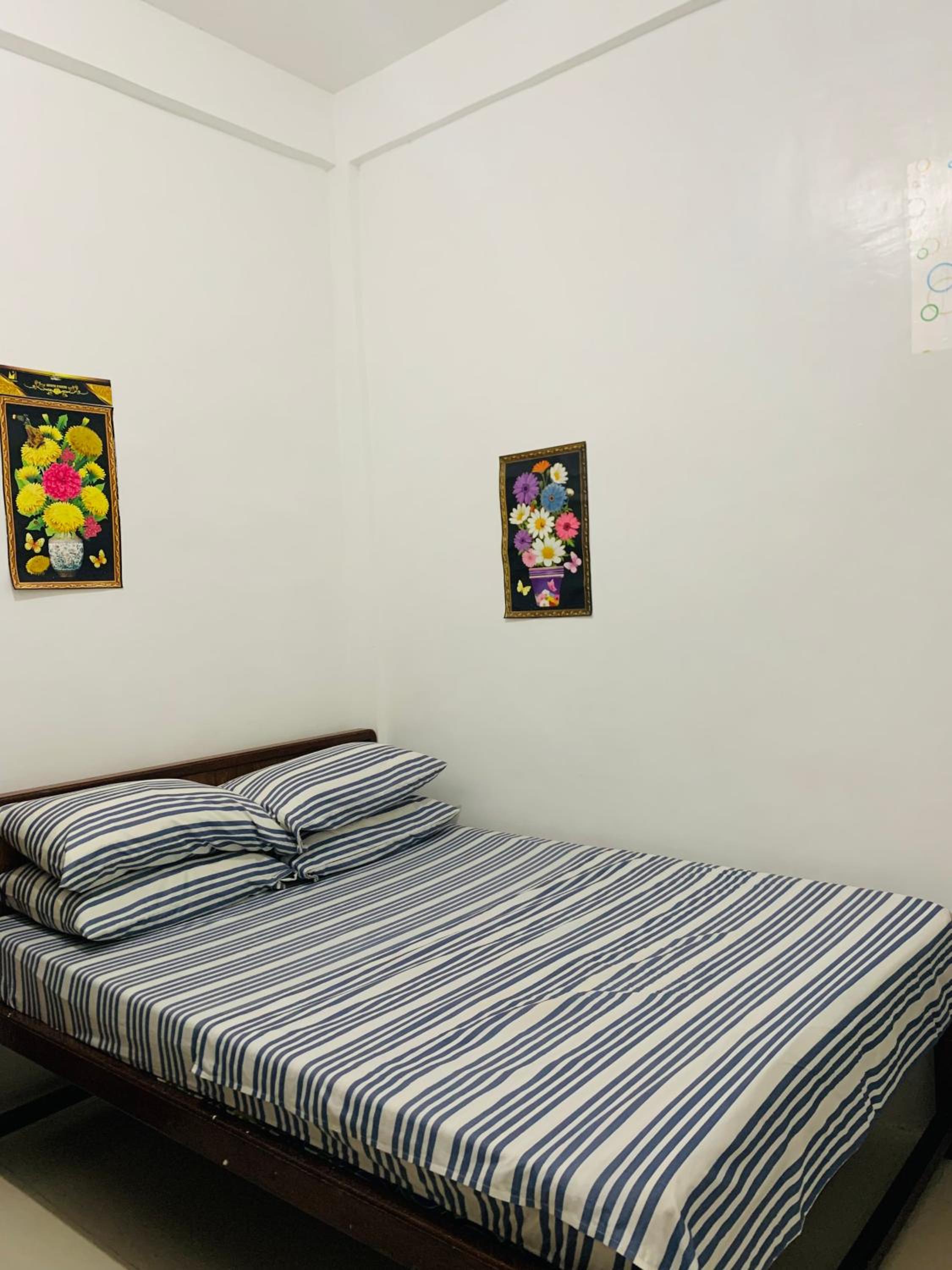 Queen's Room Rental 2 view 3