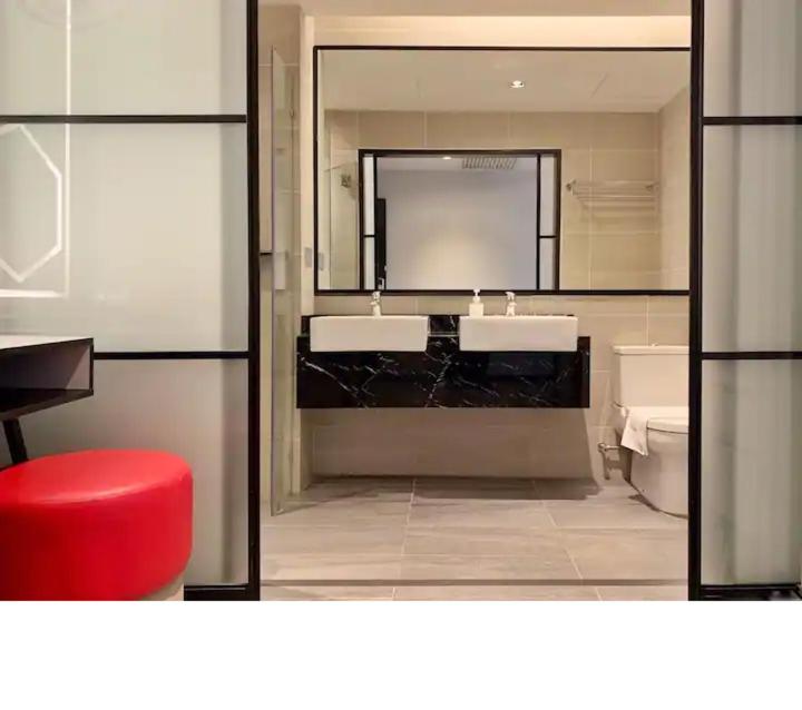 M101 Dang Wangi remote work-friendly suite