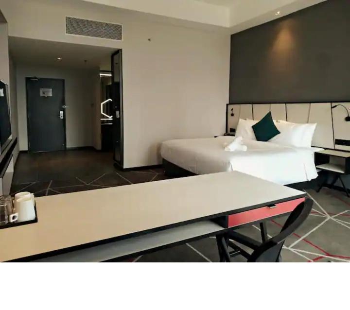 M101 Dang Wangi remote work-friendly suite