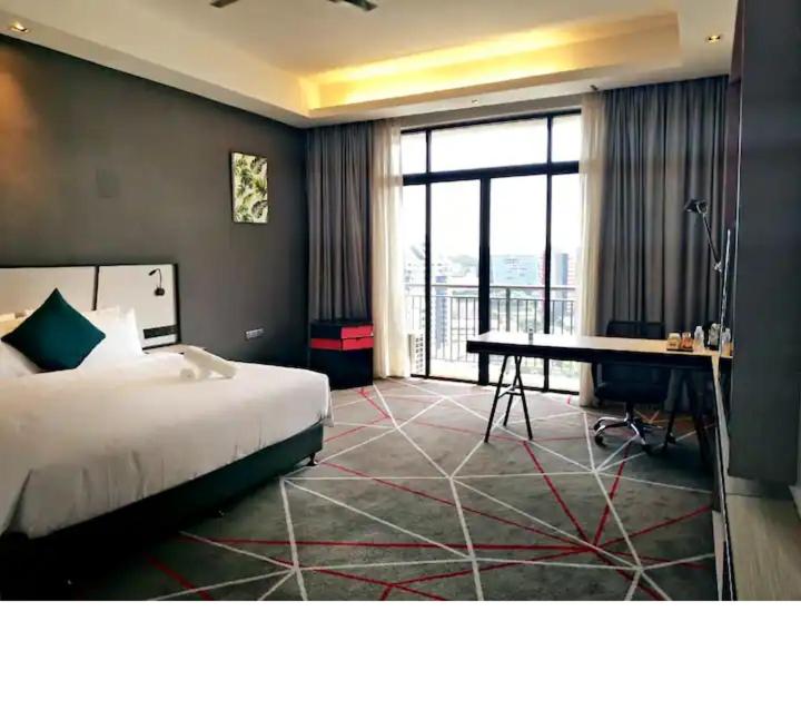 M101 Dang Wangi remote work-friendly suite