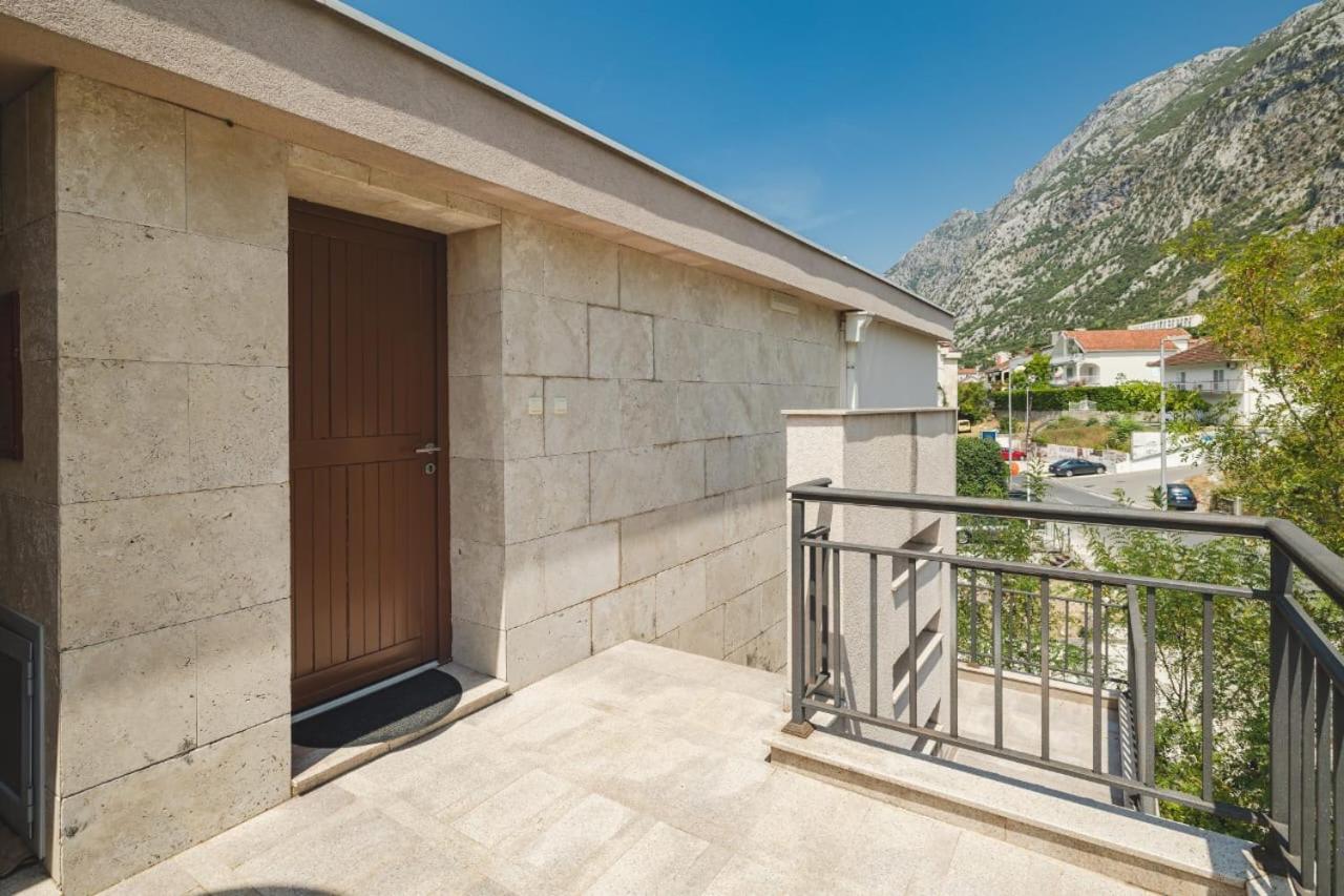 Lux Seaside Residence
