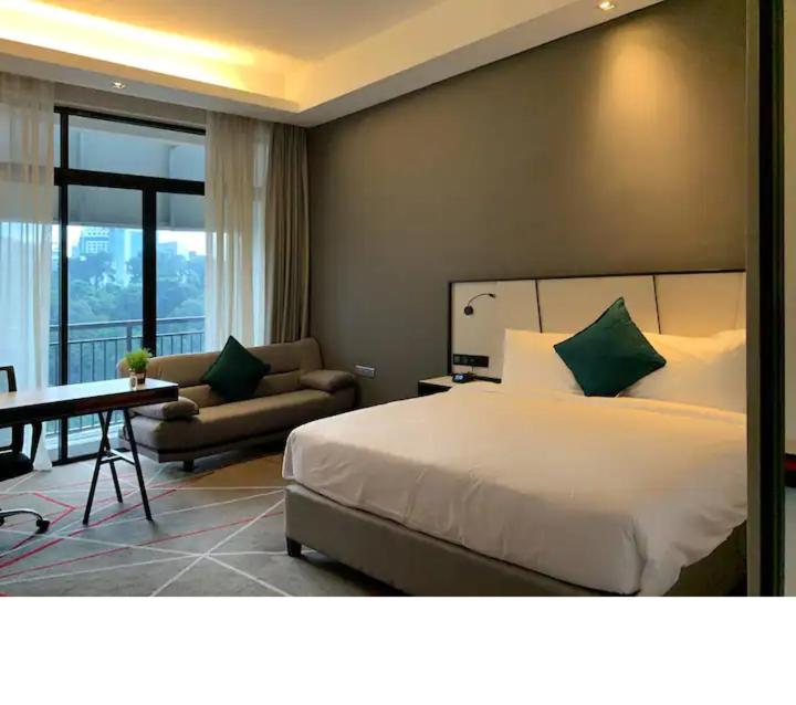 M101 Dang Wangi remote work-friendly suite