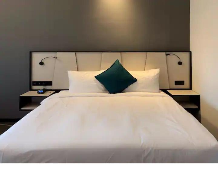 M101 Dang Wangi remote work-friendly suite