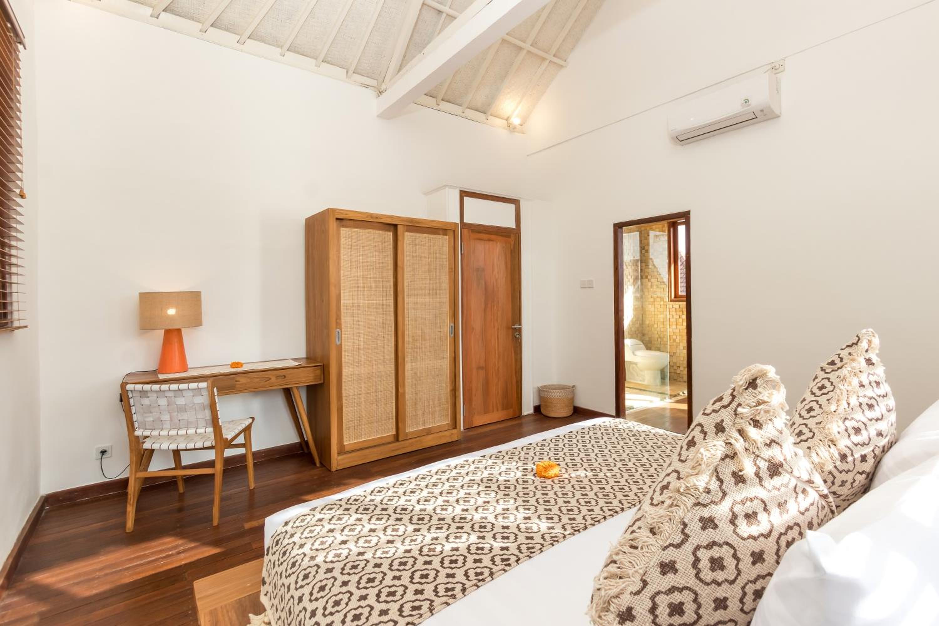 Villa Lisabella by Villa Finder