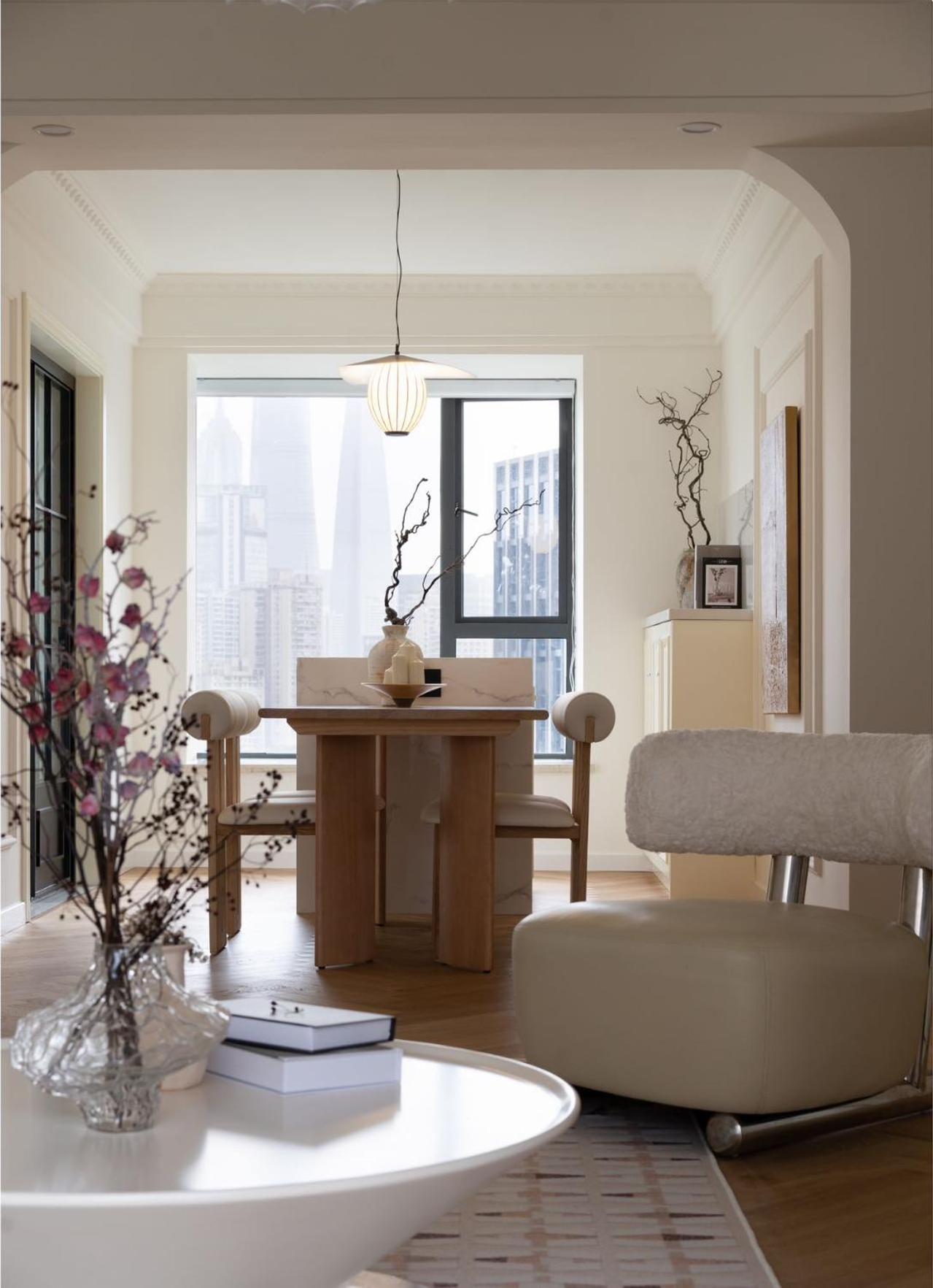 Eastern Hub - Bund Branch 3-Bedroom Near Yuyuan Garden, Nanjing Road with Shanghai Tower Views, Near Subway