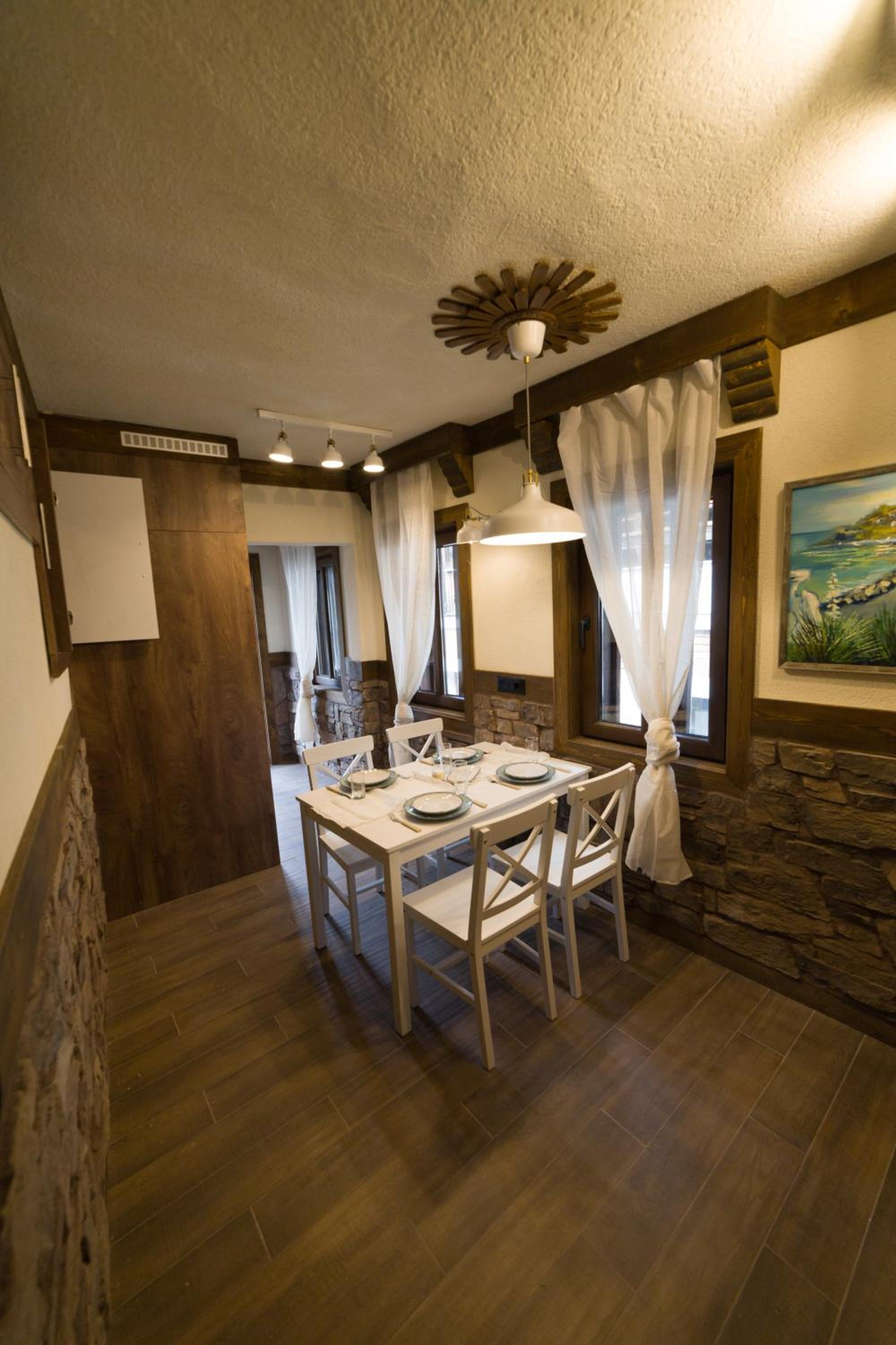 Nea Mesemvria Boutique
