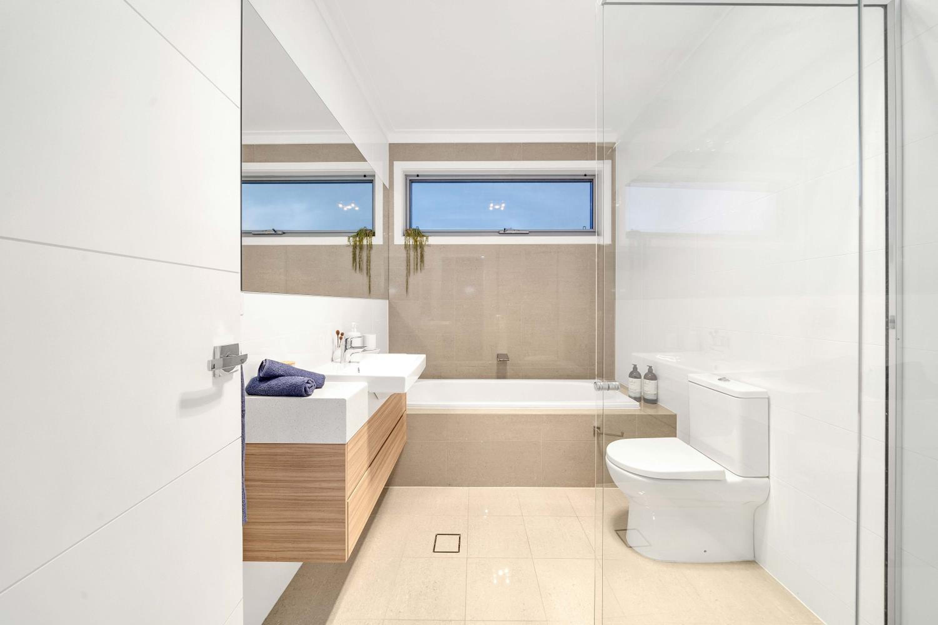 Luxury on City Fringe in Klemzig By Elegant Stays