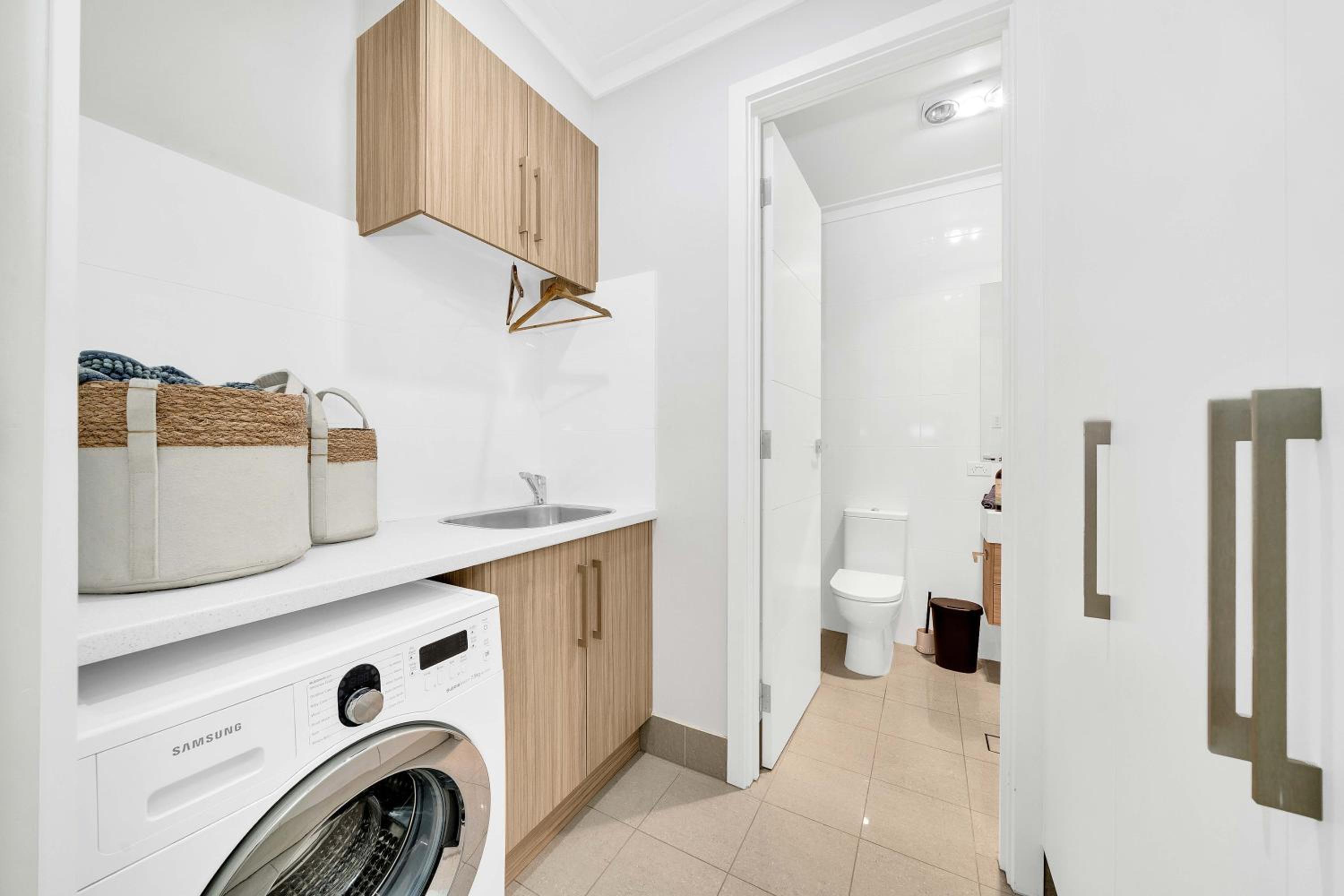 Luxury on City Fringe in Klemzig By Elegant Stays