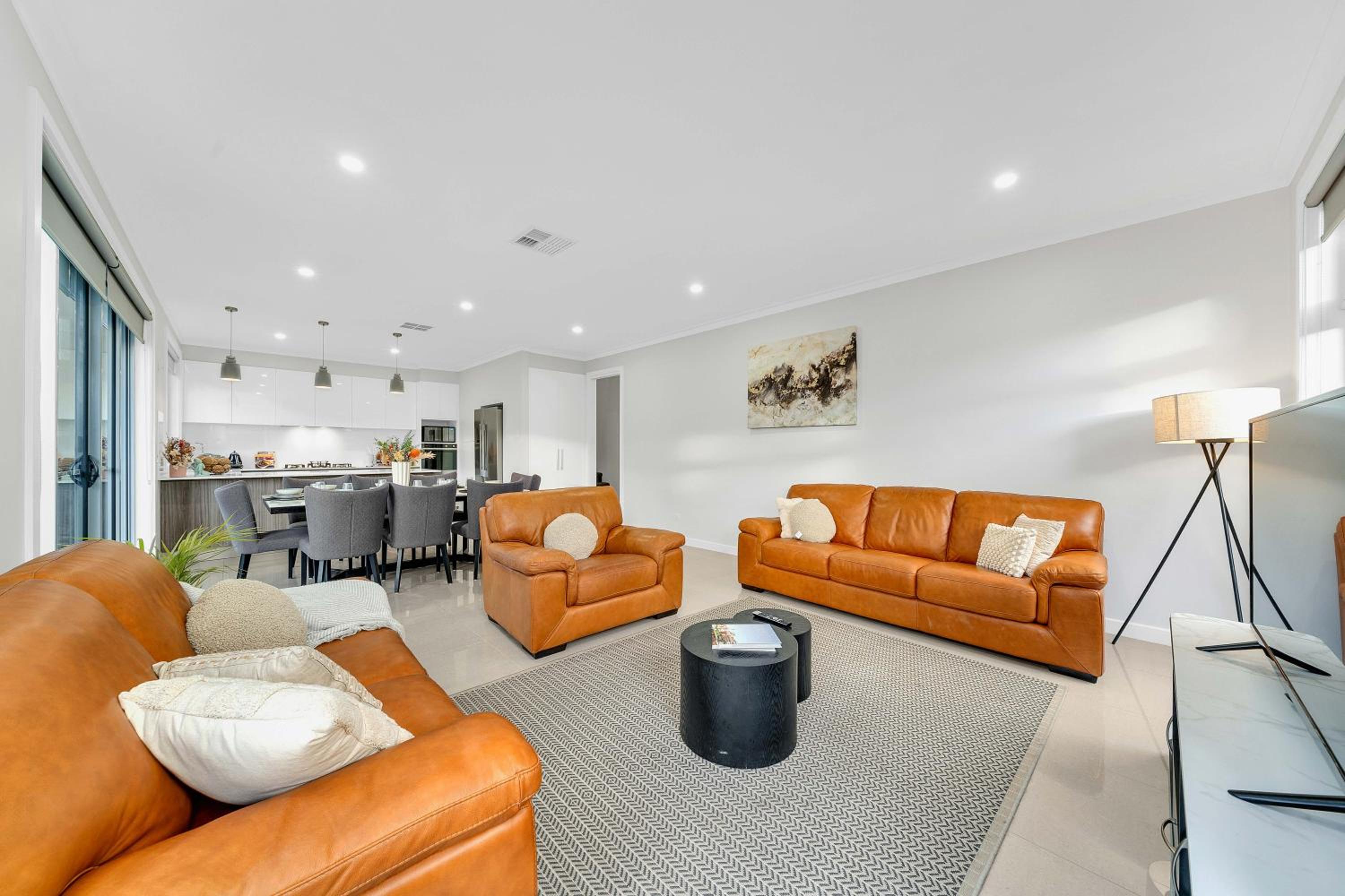 Luxury on City Fringe in Klemzig By Elegant Stays