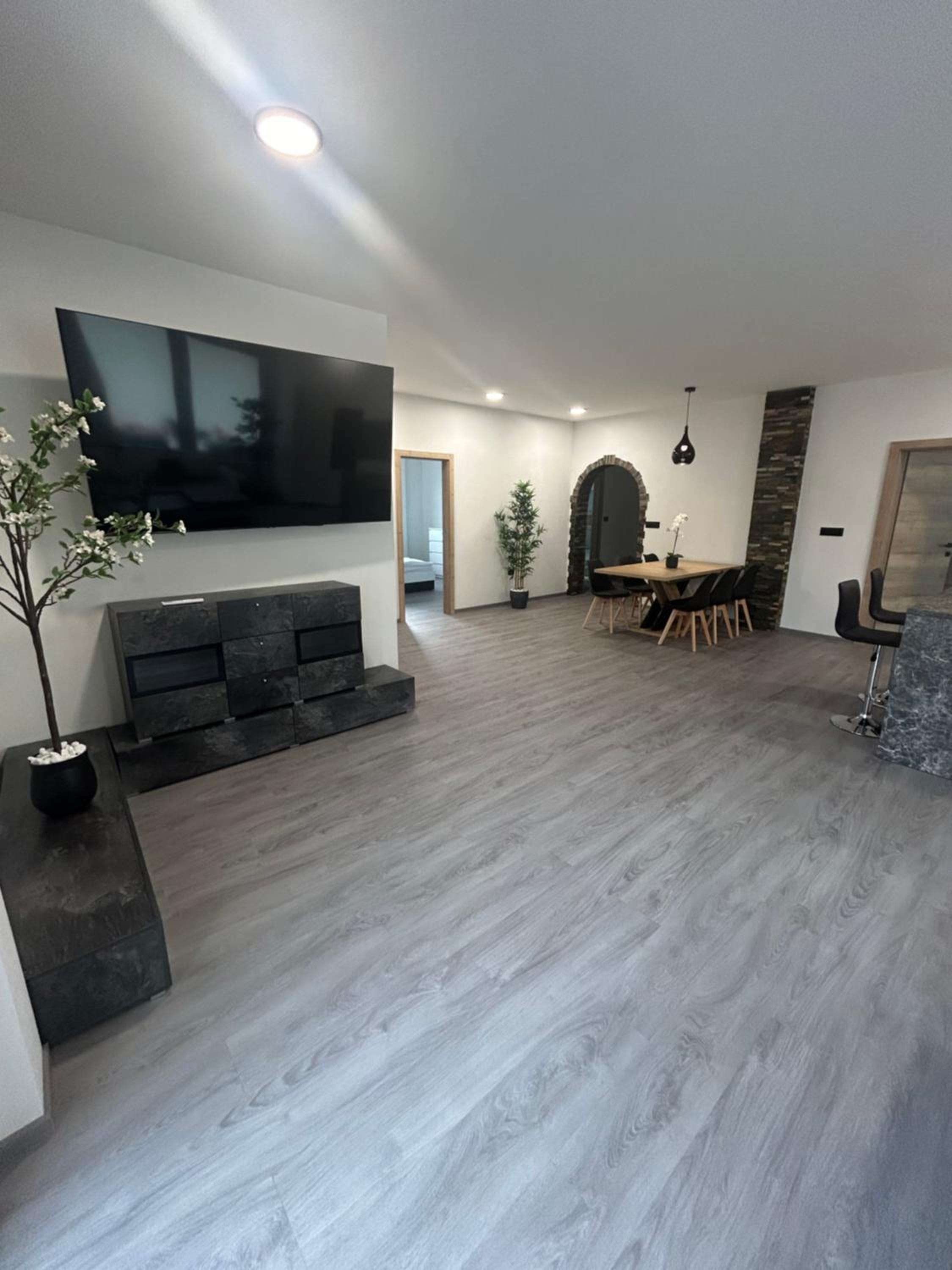 Apartments Ema