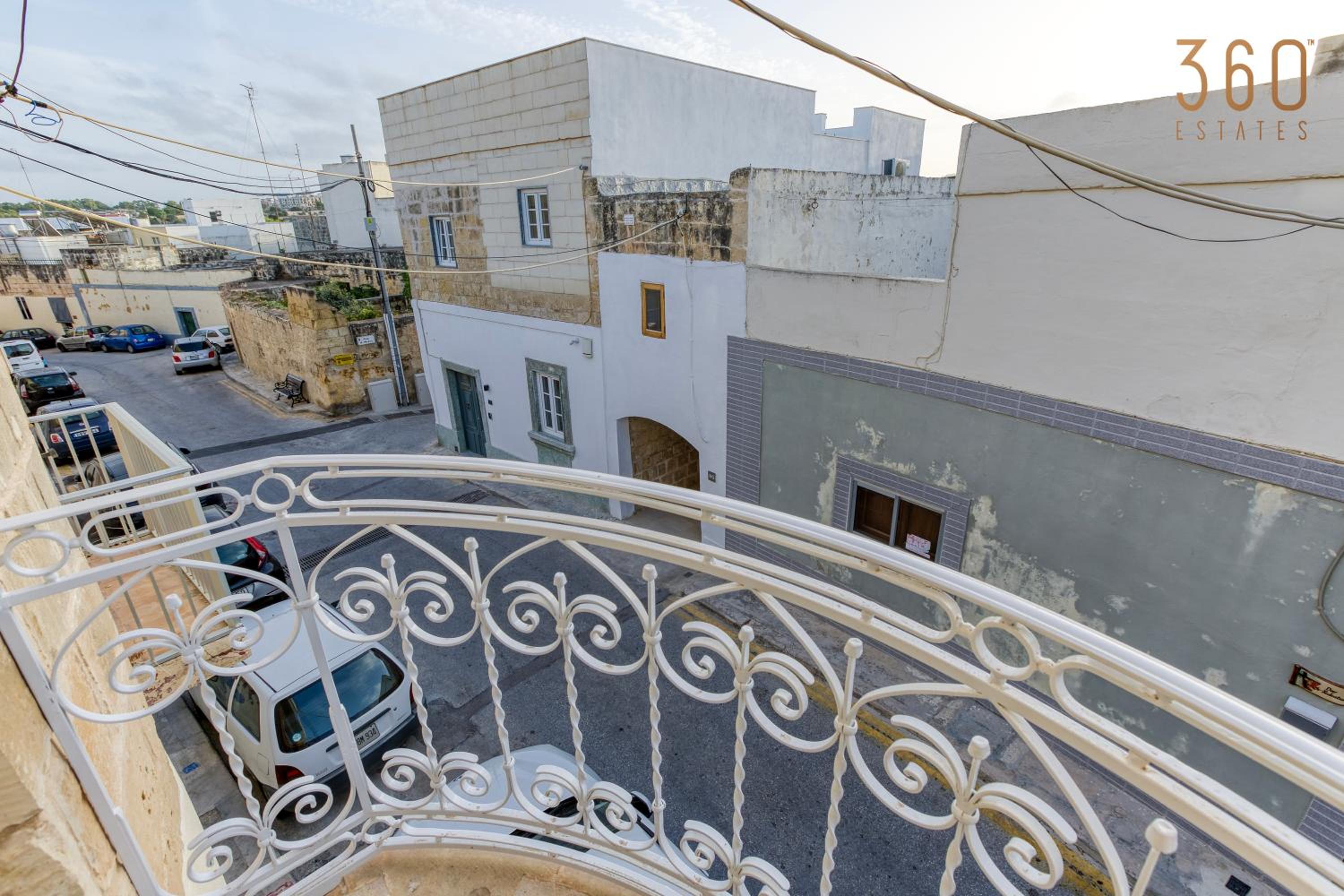 Charming and Modern 1BR House in Historic Zebbug by 360 Estates