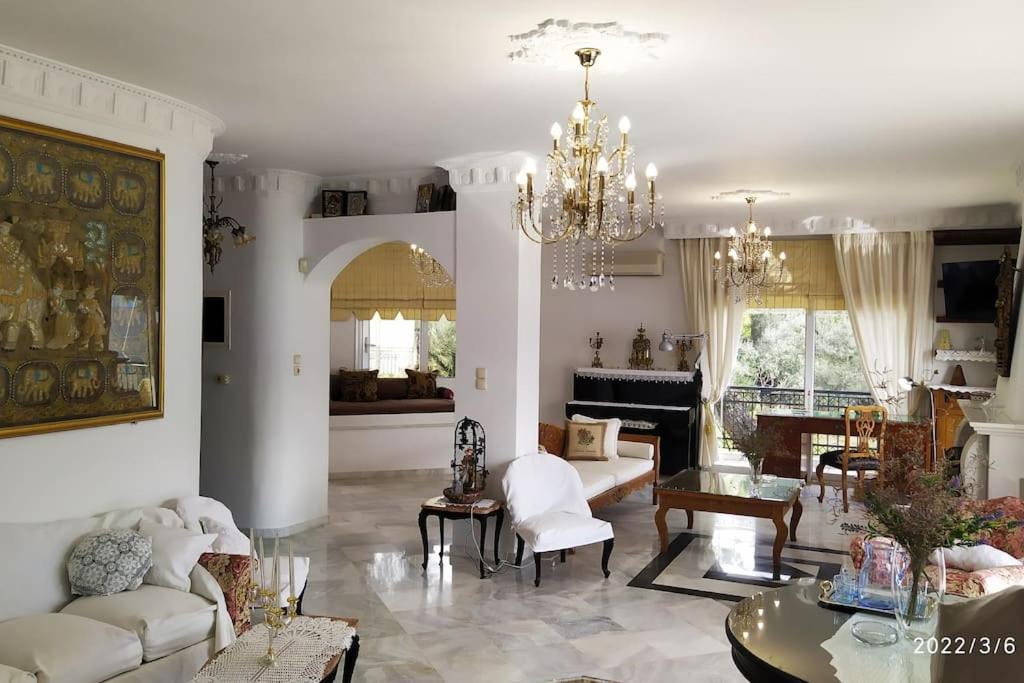 Felicity Seafront Luxury House