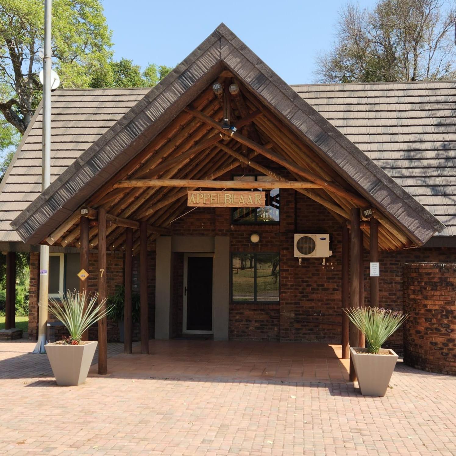 Ekuthuleni River Front Chalets Hoedspruit