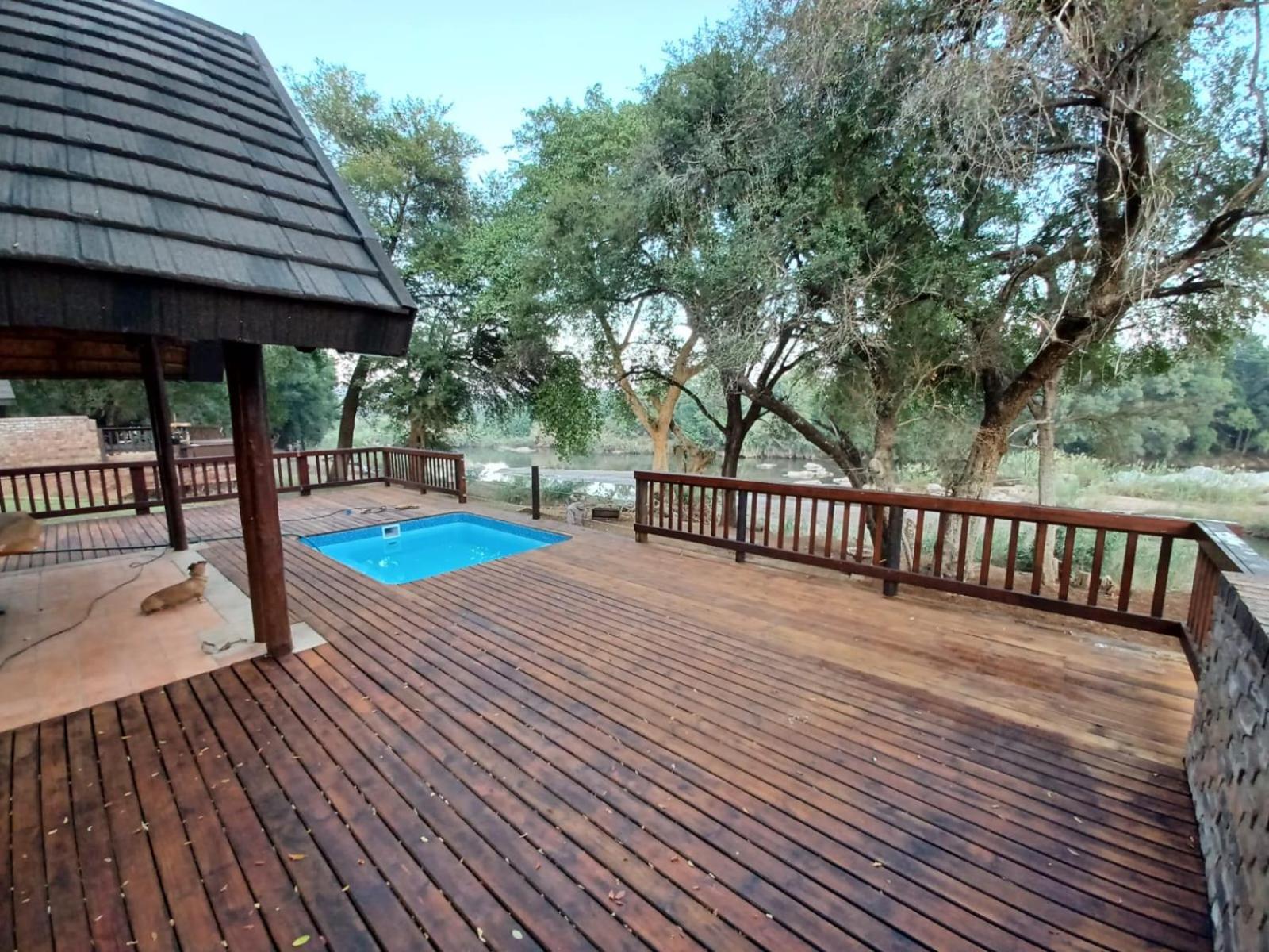 Ekuthuleni River Front Chalets Hoedspruit