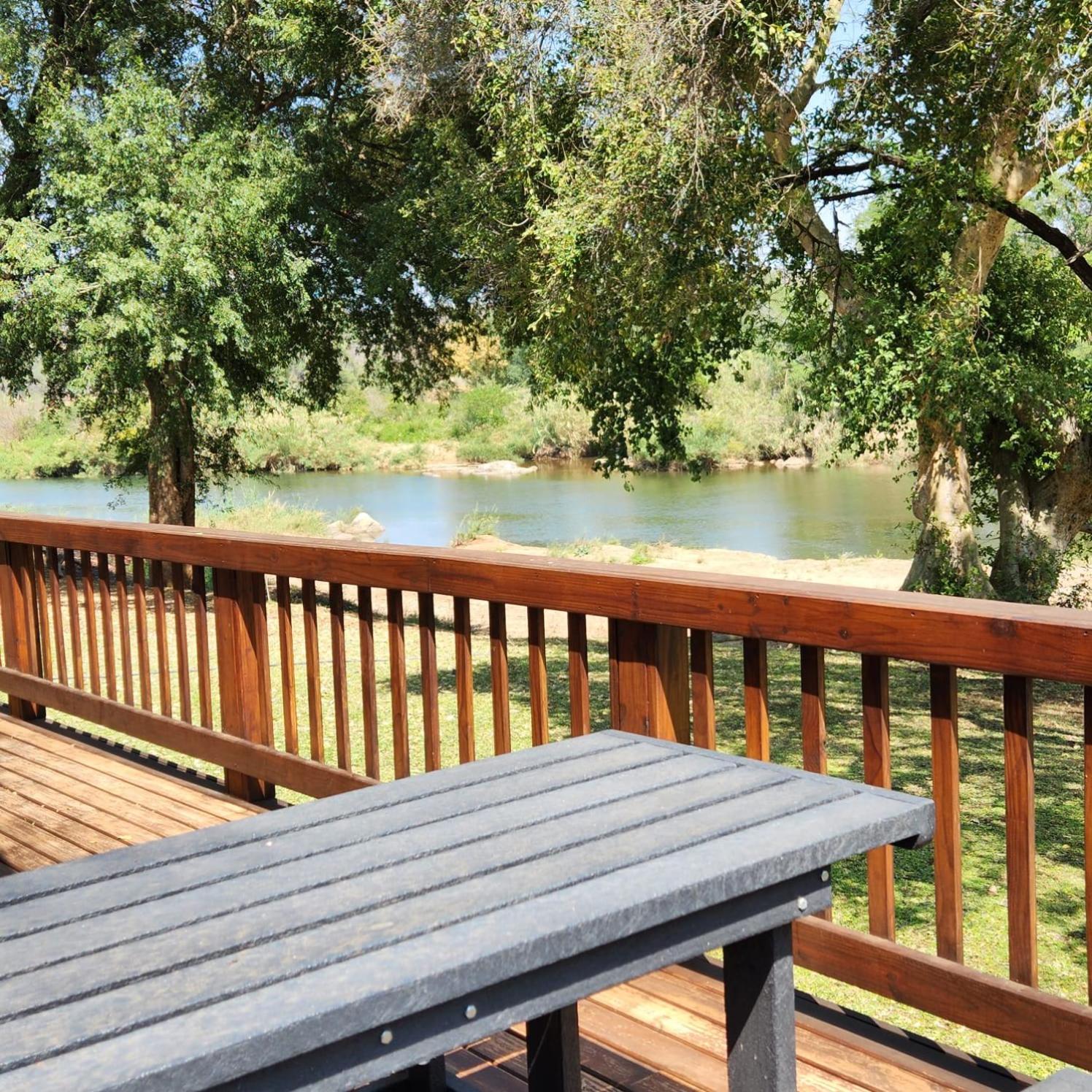Ekuthuleni River Front Chalets Hoedspruit