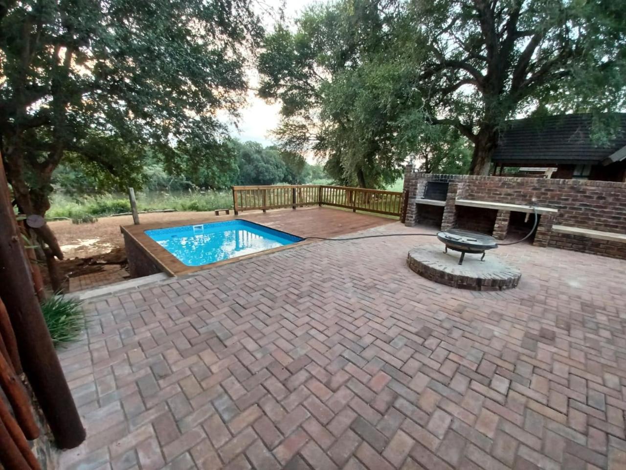 Ekuthuleni River Front Chalets Hoedspruit