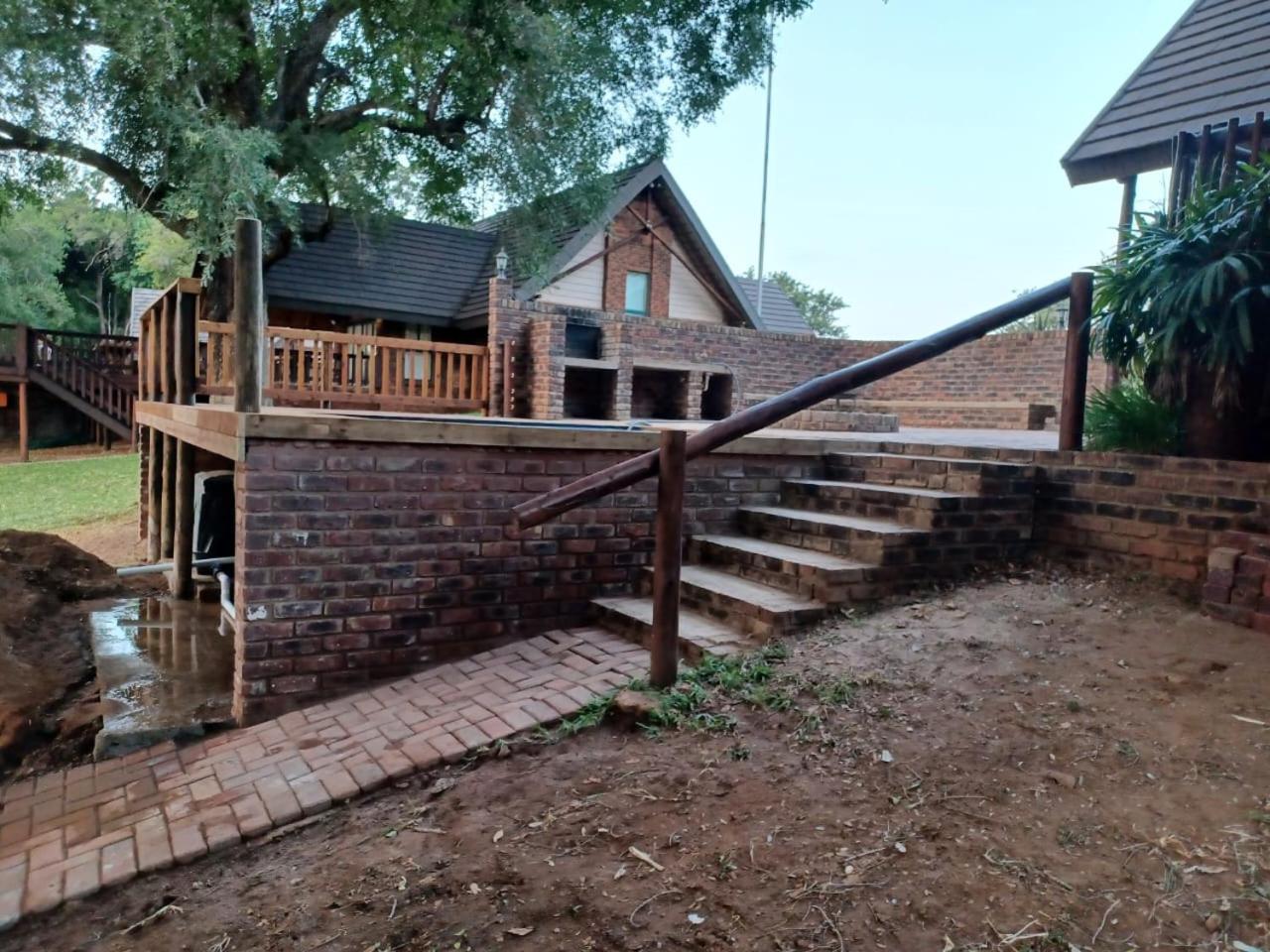 Ekuthuleni River Front Chalets Hoedspruit
