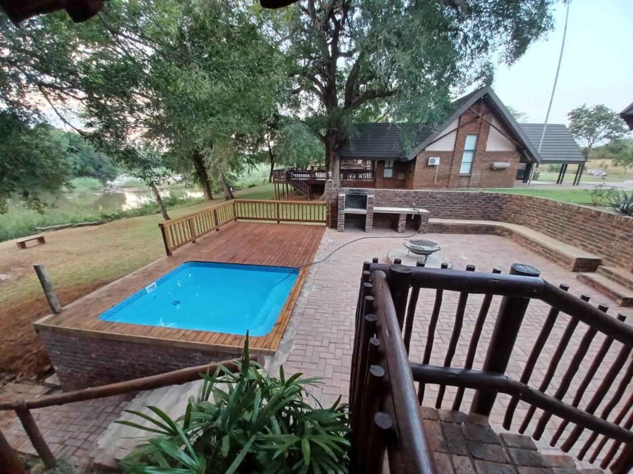 Ekuthuleni River Front Chalets Hoedspruit