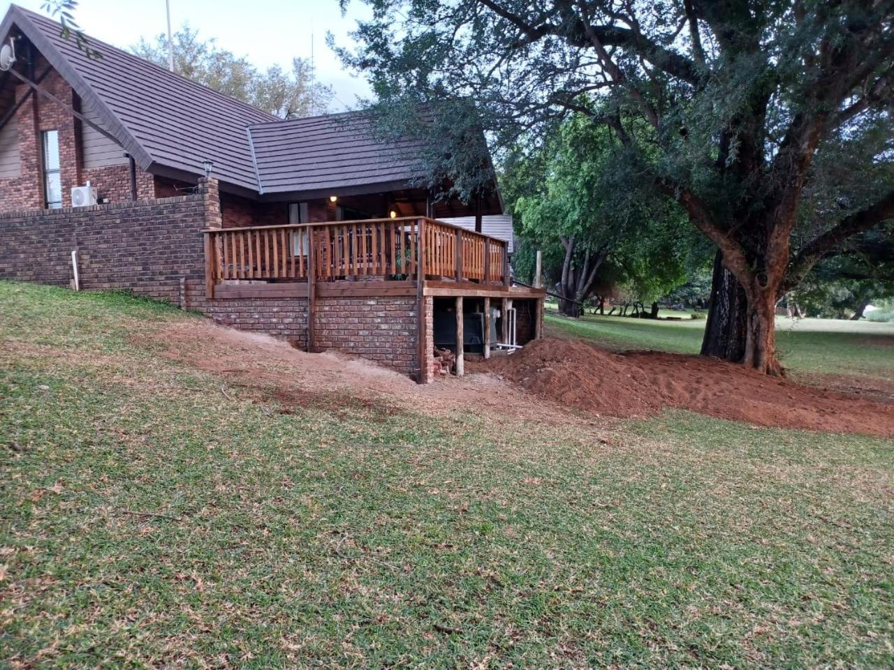 Ekuthuleni River Front Chalets Hoedspruit