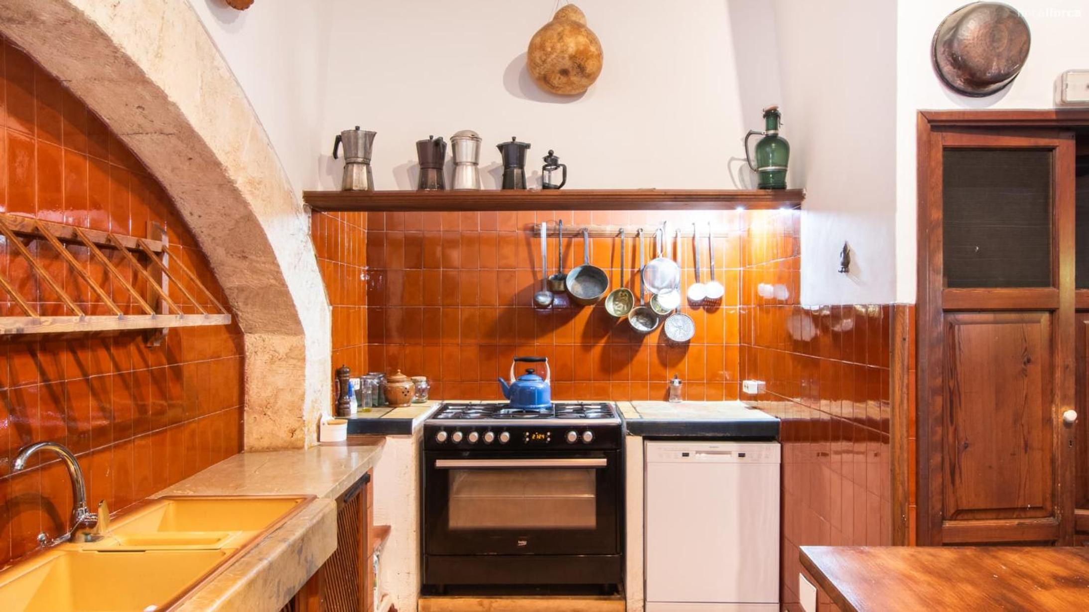 León de Sineu en Sineu — kitchen