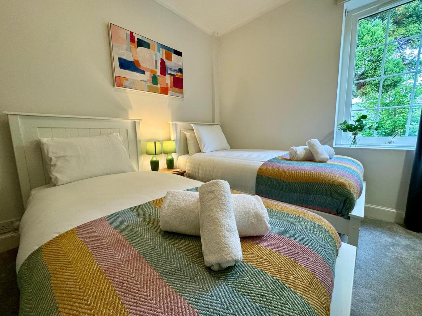 Luxury Cramond Villa - Sleeps 10 view 2