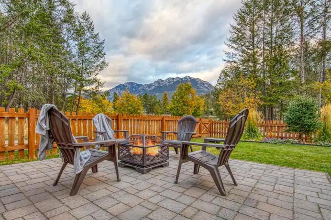 Radium 5BR Home Ping Pong, Foosball, & Gazebo