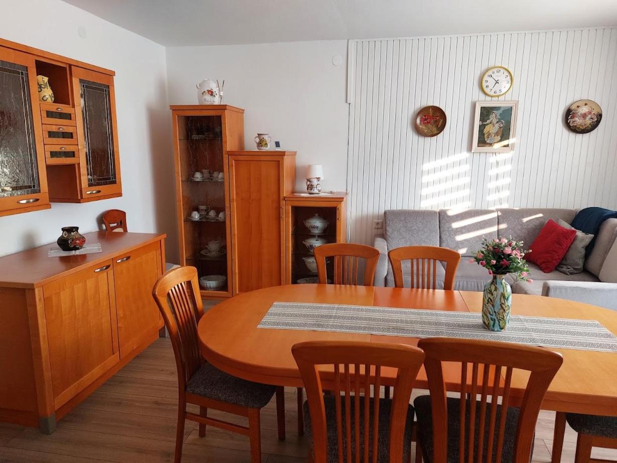 Domačija pri Ivankovih view 2