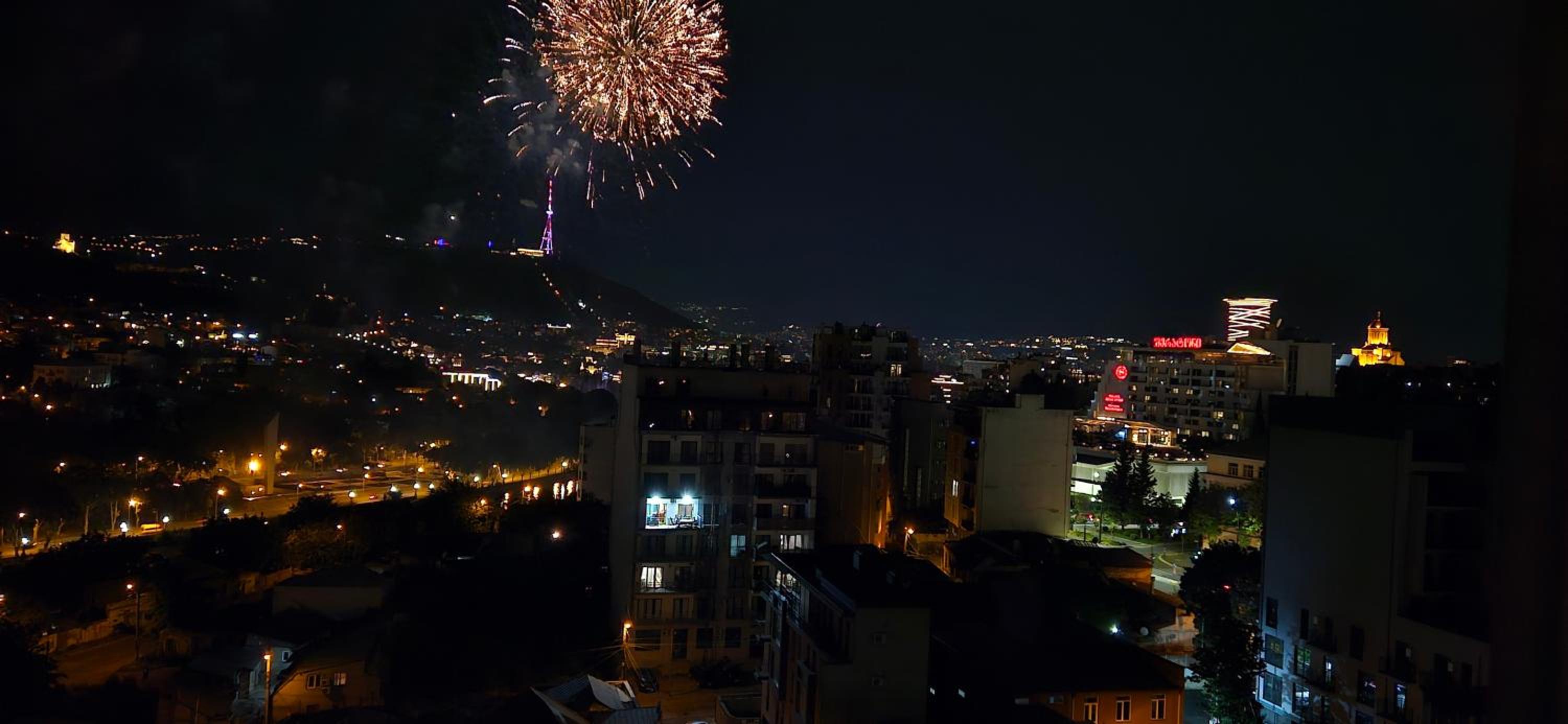 Modern Apartment Near 300 Aragveli with Stunning Tbilisi Views view 3