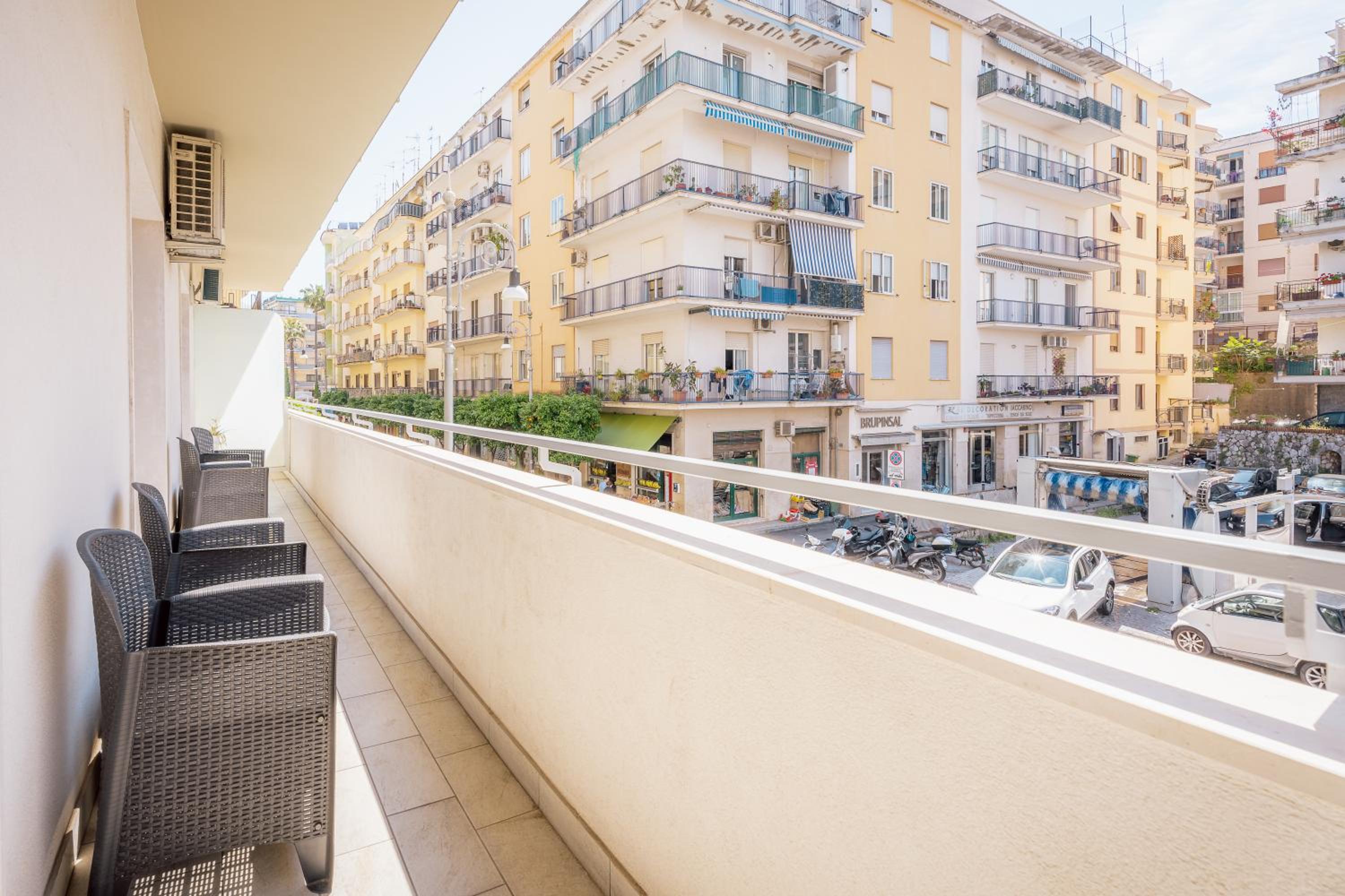 Hotel SorrentoVibes - Luxury Design Home & Jacuzzi in Heart of Sorrento - Image 1