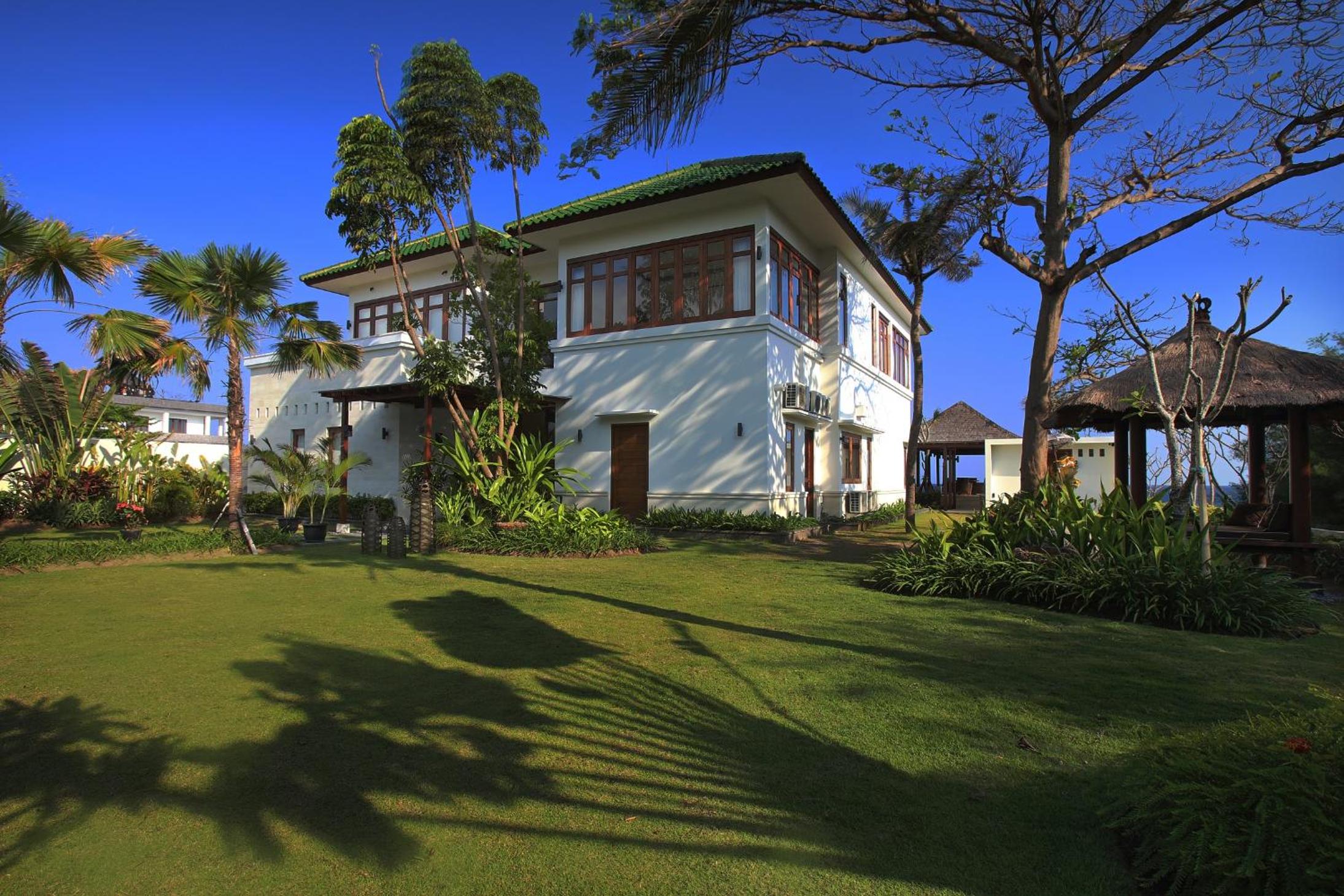 Villa Rosita - Luxury Oceanfront Villa Wchef