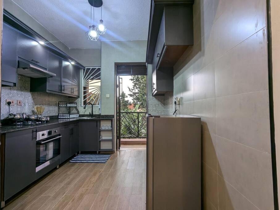 Cozy 1 BR APT in Kampala on Mutungo Hill view 5